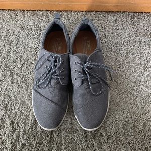 Tom’s Sneakers
